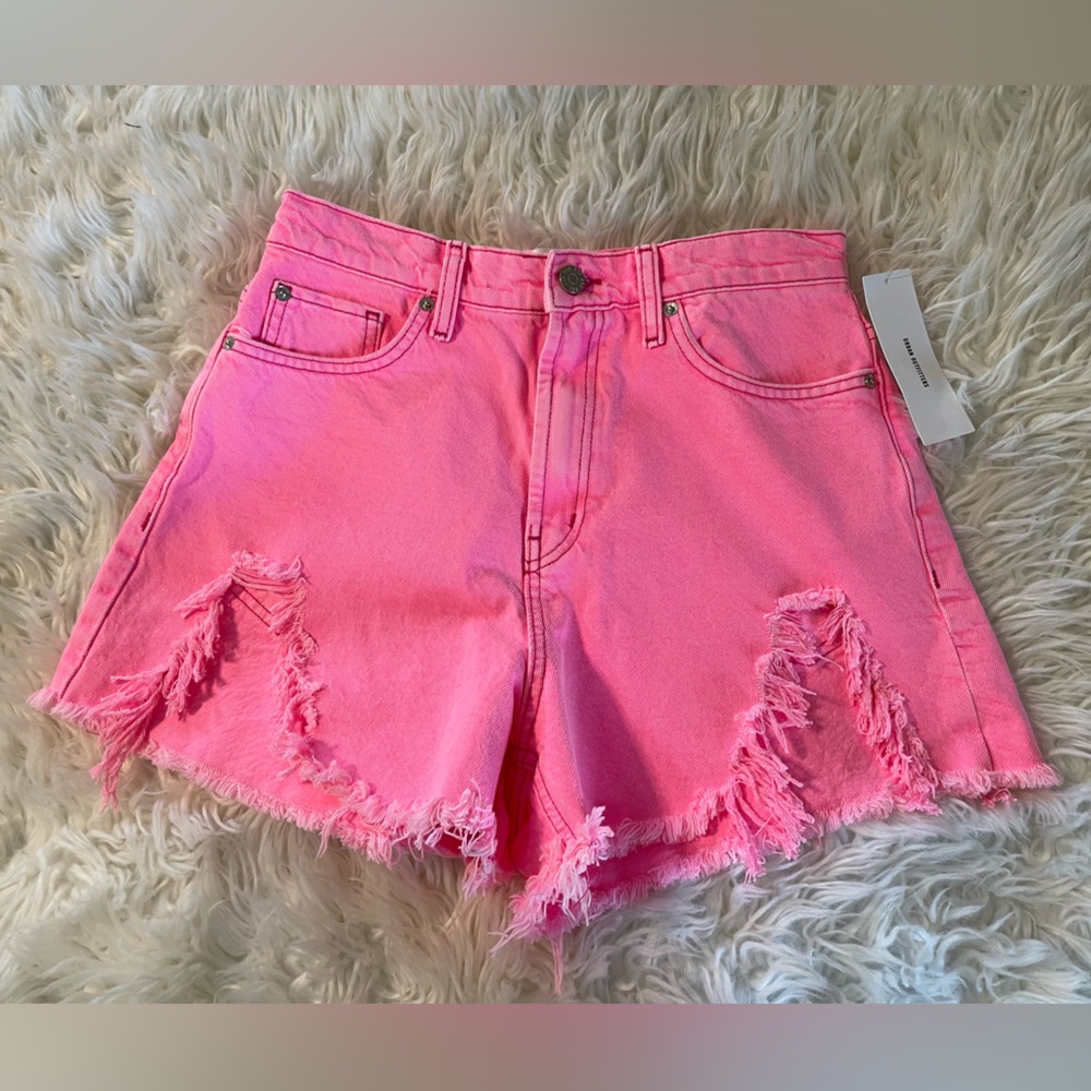 BDG Urban Outfitters NWT Women’s A-Line Chewed Frayed Pink Shorts. Size 28